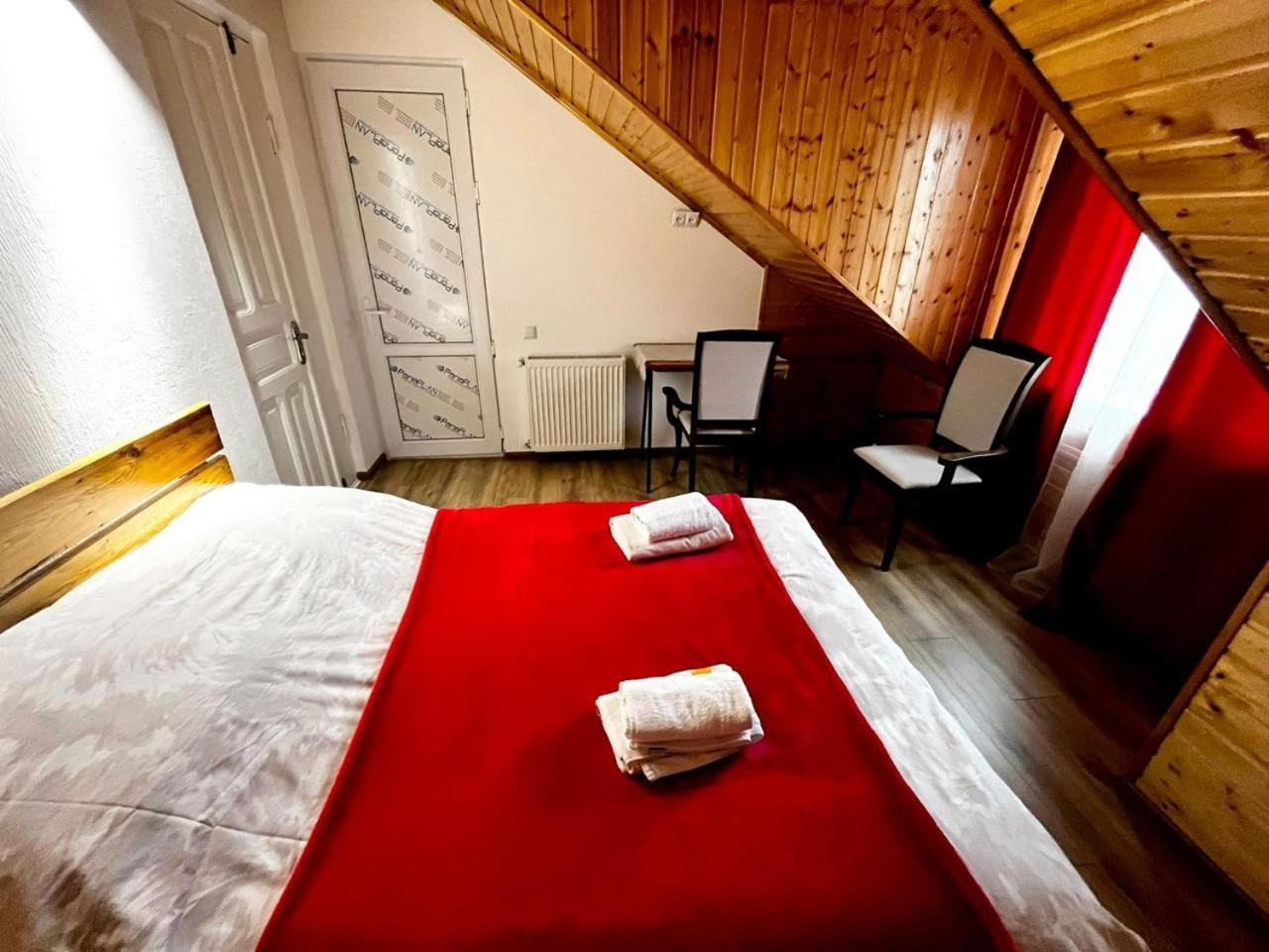 Nino & Irodi'S Guest House Кутаїсі Екстер'єр фото